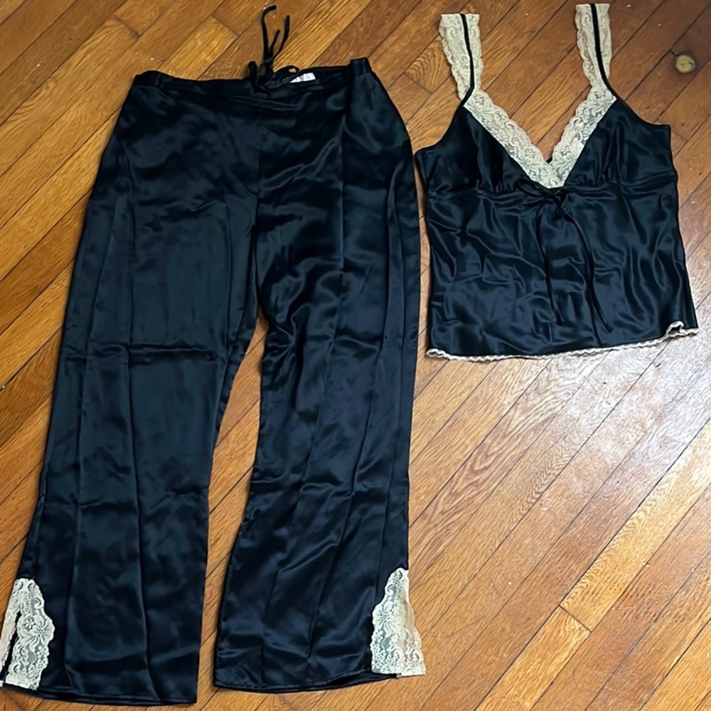 Vintage Victoria’s Secret 100% Silk Elegant Black Lace Trim Sleepwear Set